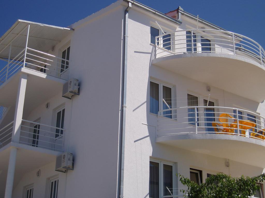 Apartments Niko Traù Esterno foto