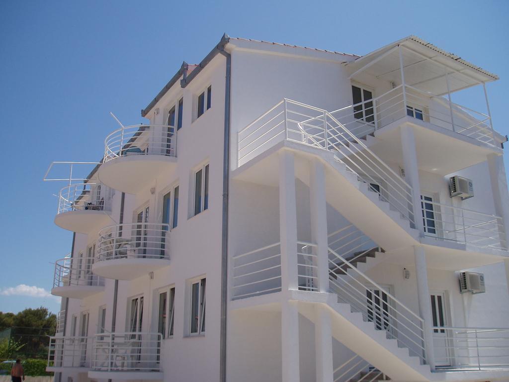 Apartments Niko Traù Esterno foto