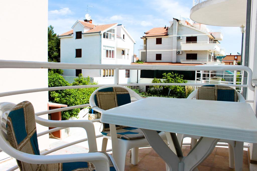 Apartments Niko Traù Esterno foto